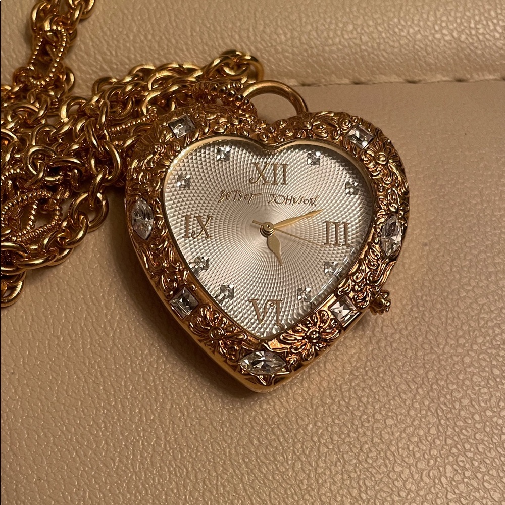 Betsey Johnson Gold Heart Necklace - Picture 2 of 8